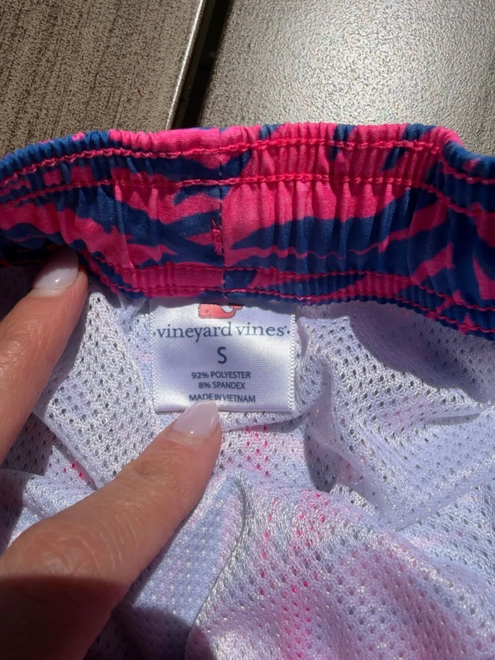 Vineyard Vines Pink and Blue Palm-Print chappy swim trunks. - Picture 4 of 6